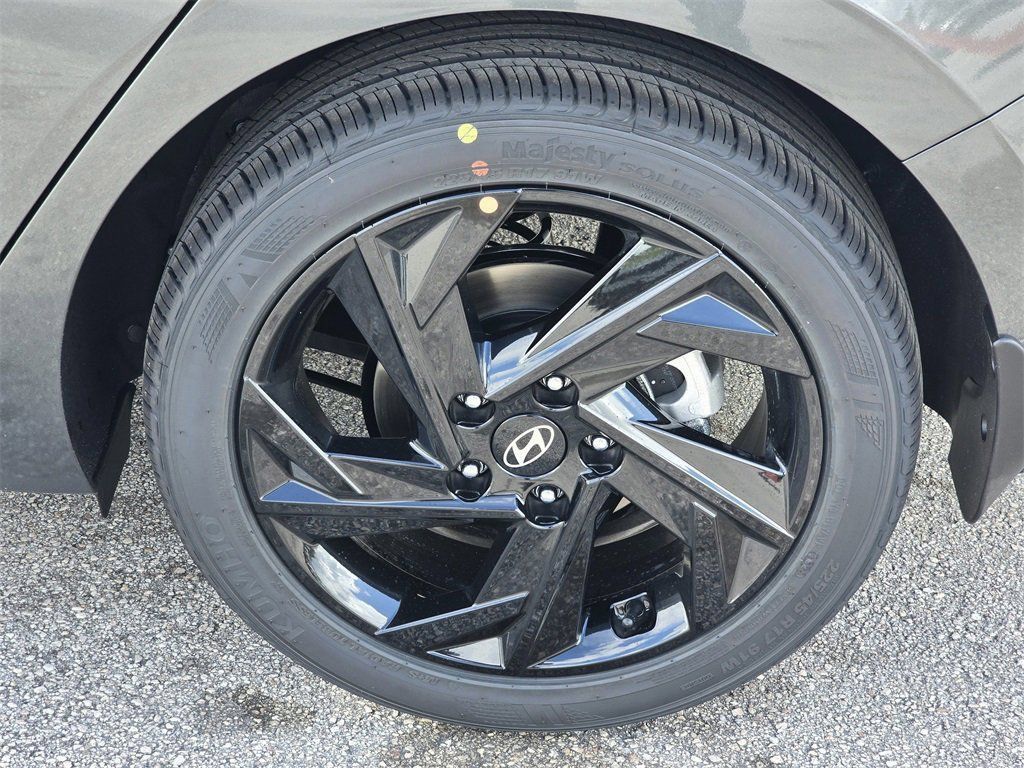 Used 2026 Hyundai Elantra SEL Sport FWD image 4