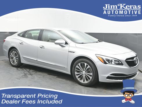 Used 2017 Buick LaCrosse Essence FWD image 1