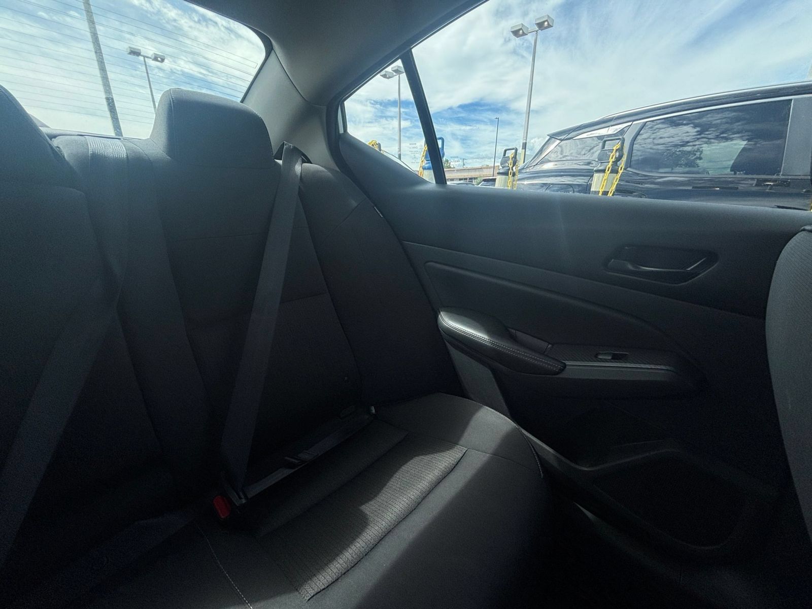 Used 2025 Nissan Altima 2.5 SV FWD image 34