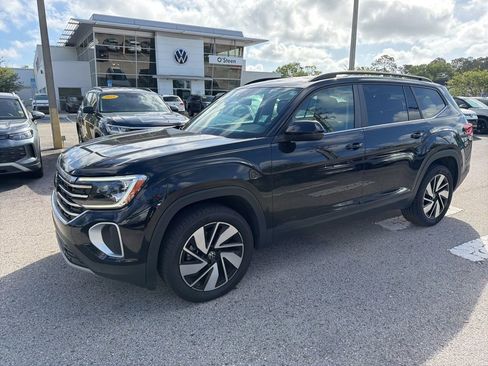 Used 2024 Volkswagen Atlas SE image 16