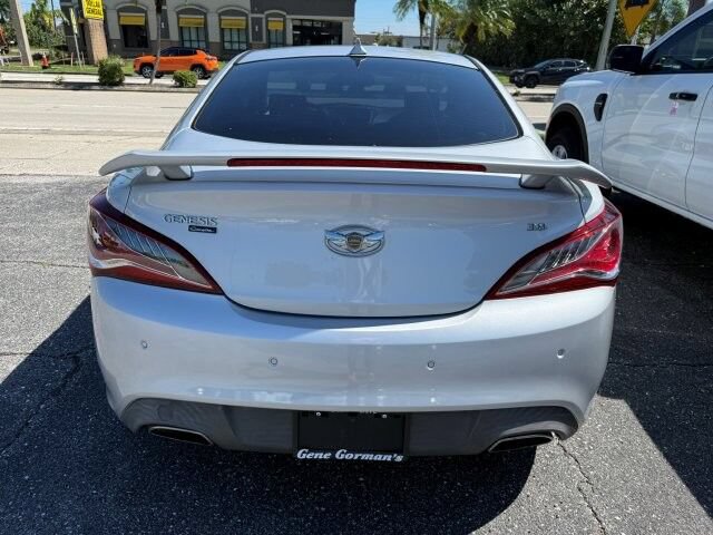 Used 2016 Hyundai Genesis Coupe 3.8 RWD image 4
