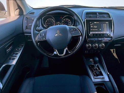 Used 2025 Mitsubishi Outlander Sport AWD image 8