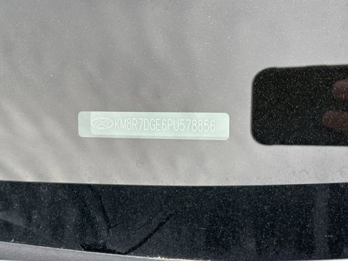 Used 2023 Hyundai Palisade Calligraphy image 2