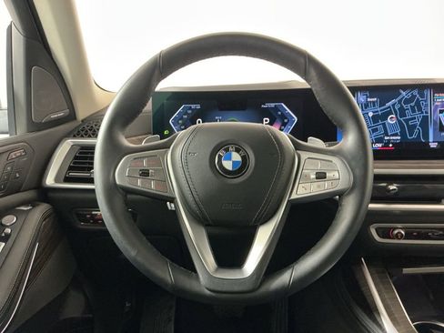 Certified 2023 BMW X7 xDrive40i w/ Premium Package image 17