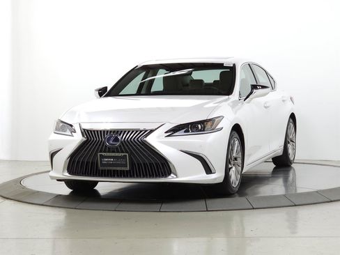 Used 2021 Lexus ES 300h w/ Accessory Package 2 FWD image 3