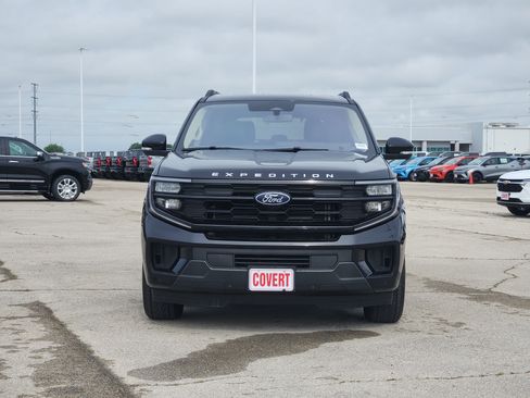 Certified 2025 Ford Expedition Active AWD/4WD image 2