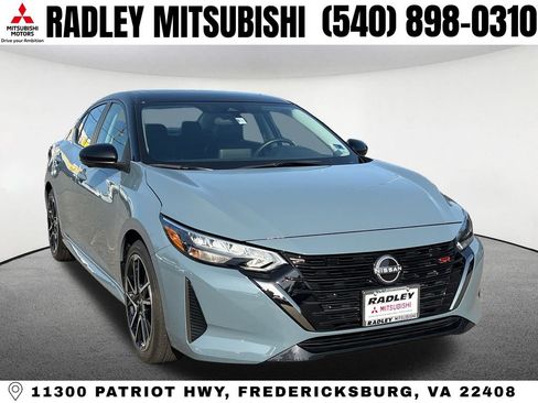 Used 2025 Nissan Sentra SR w/ SR Premium Package FWD image 21