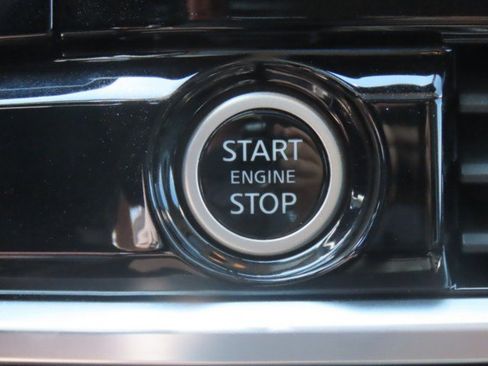 Used 2023 Nissan Pathfinder Platinum FWD image 29