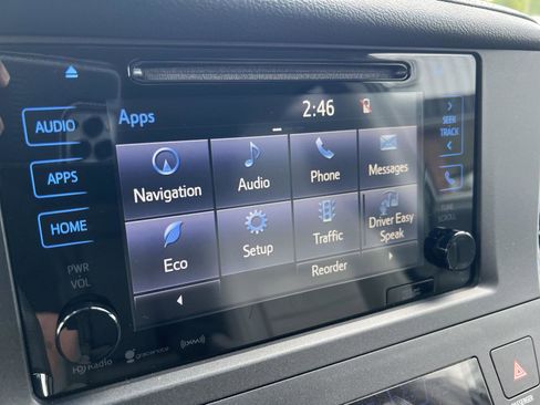 Used 2017 Toyota Sienna XLE w/ XLE Navigation Package FWD image 24