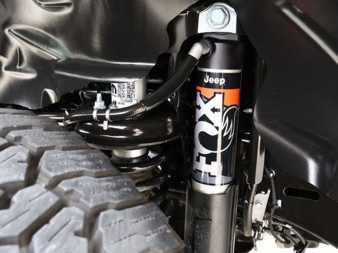 Used 2025 Jeep Gladiator Mojave image 12