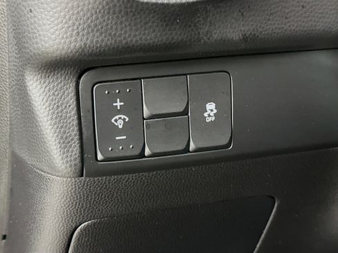 Used 2018 Kia Soul + FWD image 16