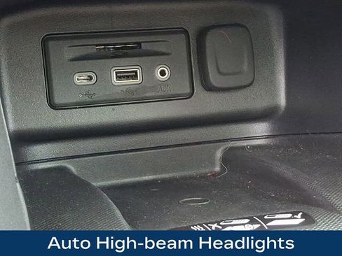 Used 2024 Chevrolet Equinox Premier image 17