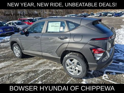 New 2026 Hyundai Kona SE image 3