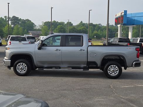 Used 2025 Chevrolet Silverado 2500 LT w/ Convenience Package AWD/4WD image 14