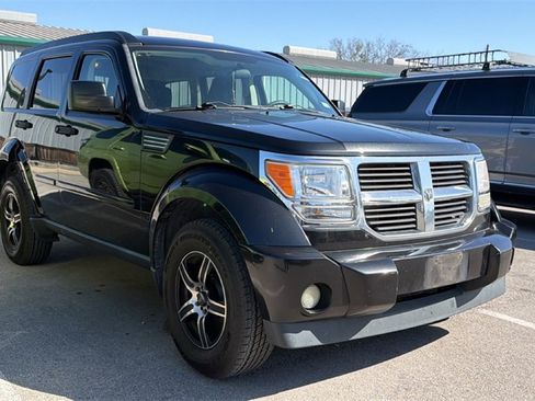 Used 2009 Dodge Nitro SE image 3
