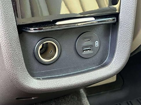 Used 2022 Lincoln Nautilus AWD w/ Premium Package image 16