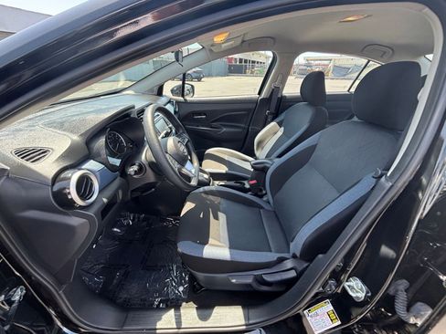 Used 2025 Nissan Versa SV FWD image 27