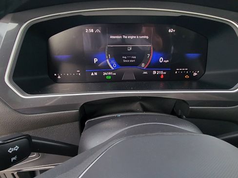 Used 2024 Volkswagen Tiguan SE R-Line image 25