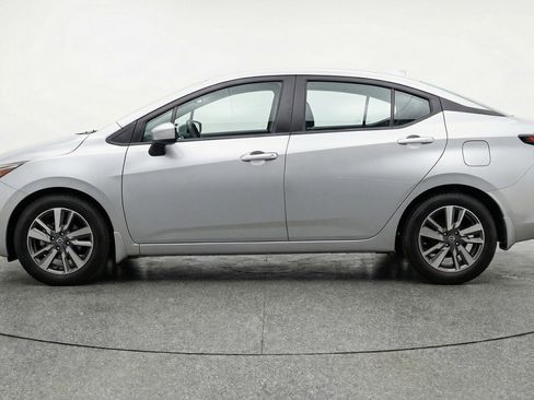 Used 2025 Nissan Versa SV image 5