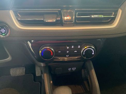 Used 2024 Chevrolet TrailBlazer LT FWD image 42