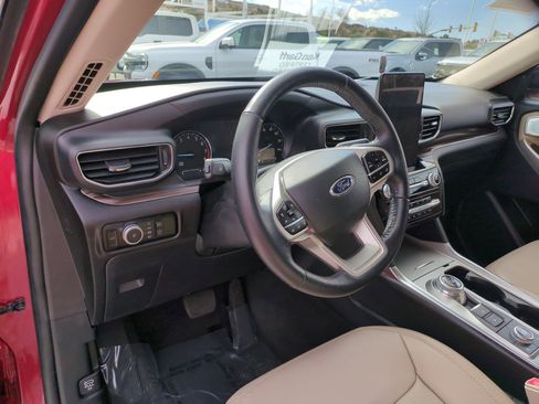 Used 2022 Ford Explorer Limited w/ Limited Technology Package image 12