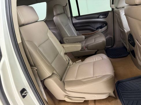 Used 2015 Chevrolet Suburban LTZ RWD image 31