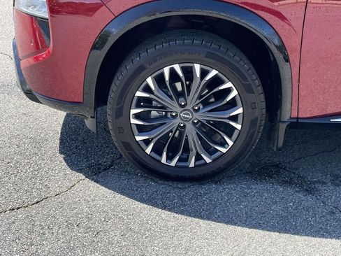 Used 2024 Nissan Rogue Platinum w/ Platinum Premium Package image 2