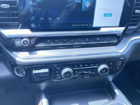Used 2024 Chevrolet Silverado 1500 High Country AWD/4WD image 35