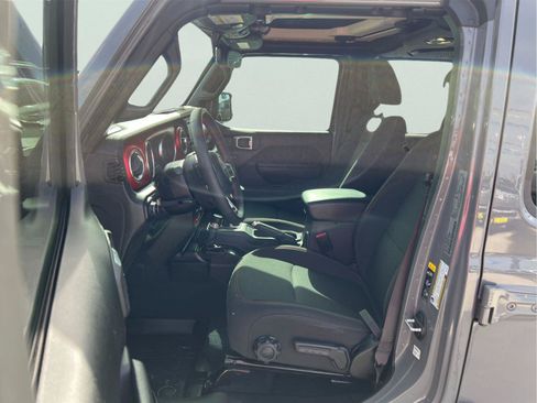 Used 2023 Jeep Wrangler Unlimited Rubicon AWD/4WD image 33