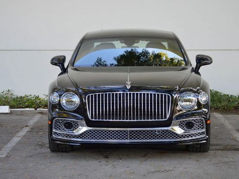 Used 2022 Bentley Flying Spur V8 image 20