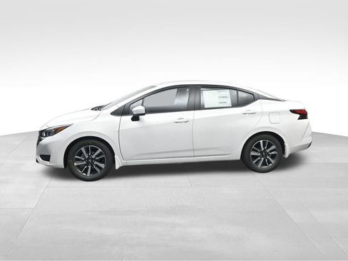 Used 2025 Nissan Versa SV w/ Trunk Package FWD image 2