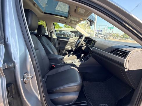 Used 2020 Volkswagen Jetta SE w/ SE Cold Weather Package FWD image 19