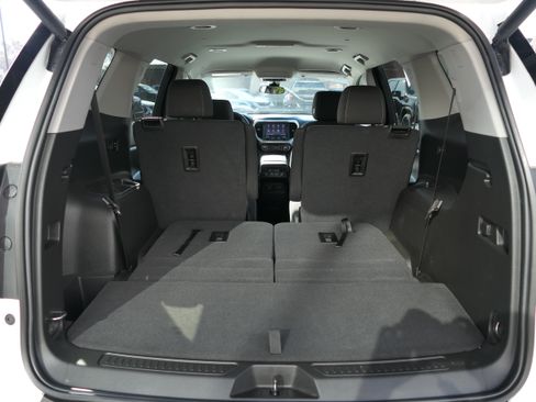 Used 2023 GMC Acadia SLE w/ Driver Convenience Package FWD image 24