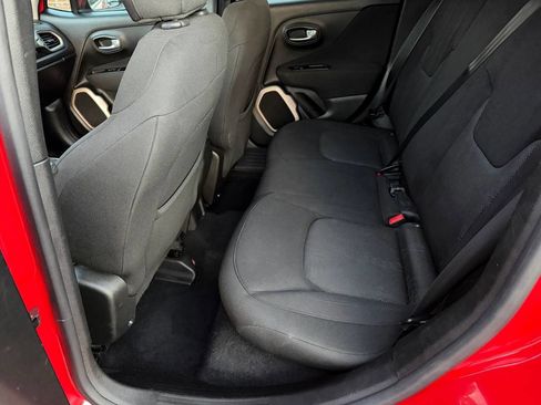 Used 2016 Jeep Renegade Latitude w/ Cold Weather Group image 16