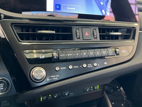 Used 2025 Lexus ES 350 w/ Premium Package FWD image 35