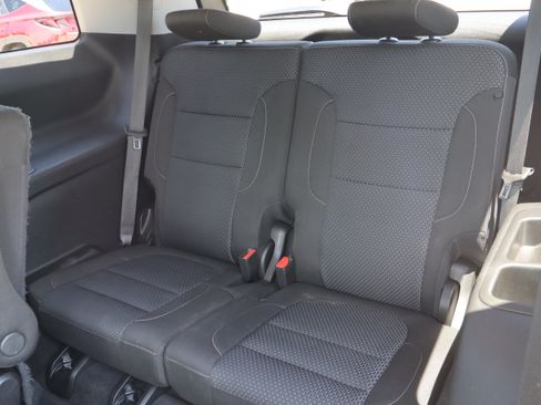 Used 2023 GMC Acadia SLE w/ Driver Convenience Package FWD image 11