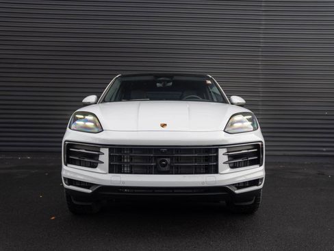 New 2026 Porsche Cayenne Base image 6