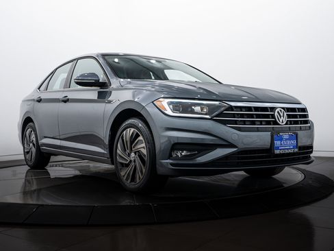 Used 2019 Volkswagen Jetta SEL Premium image 1