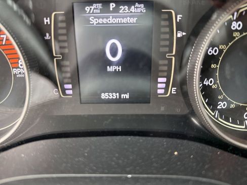 Used 2019 Jeep Cherokee Latitude Plus w/ Cold Weather Group AWD/4WD image 12