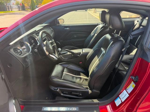 Used 2010 Ford Mustang GT Premium RWD image 8