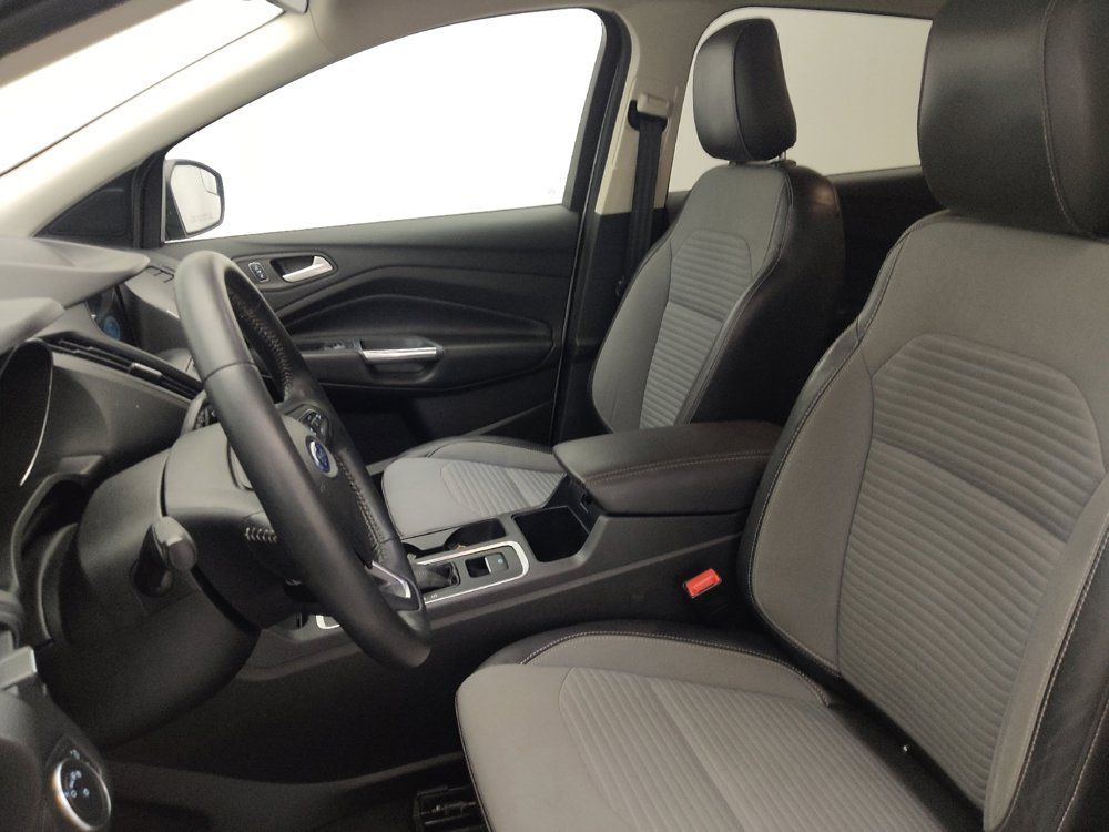 Used 2019 Ford Escape SE FWD image 17