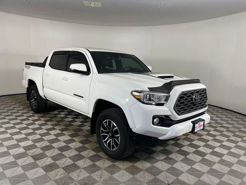 Used 2022 Toyota Tacoma TRD Sport w/ TRD Premium Sport Package image 21