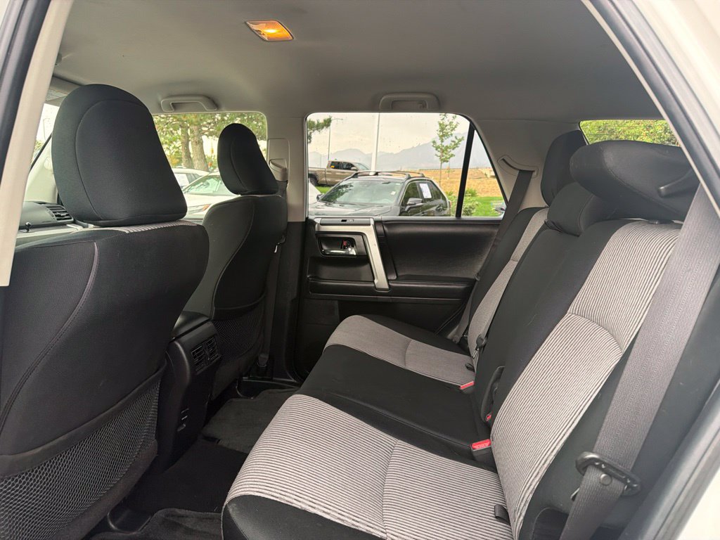 Used 2016 Toyota 4Runner SR5 AWD/4WD image 19