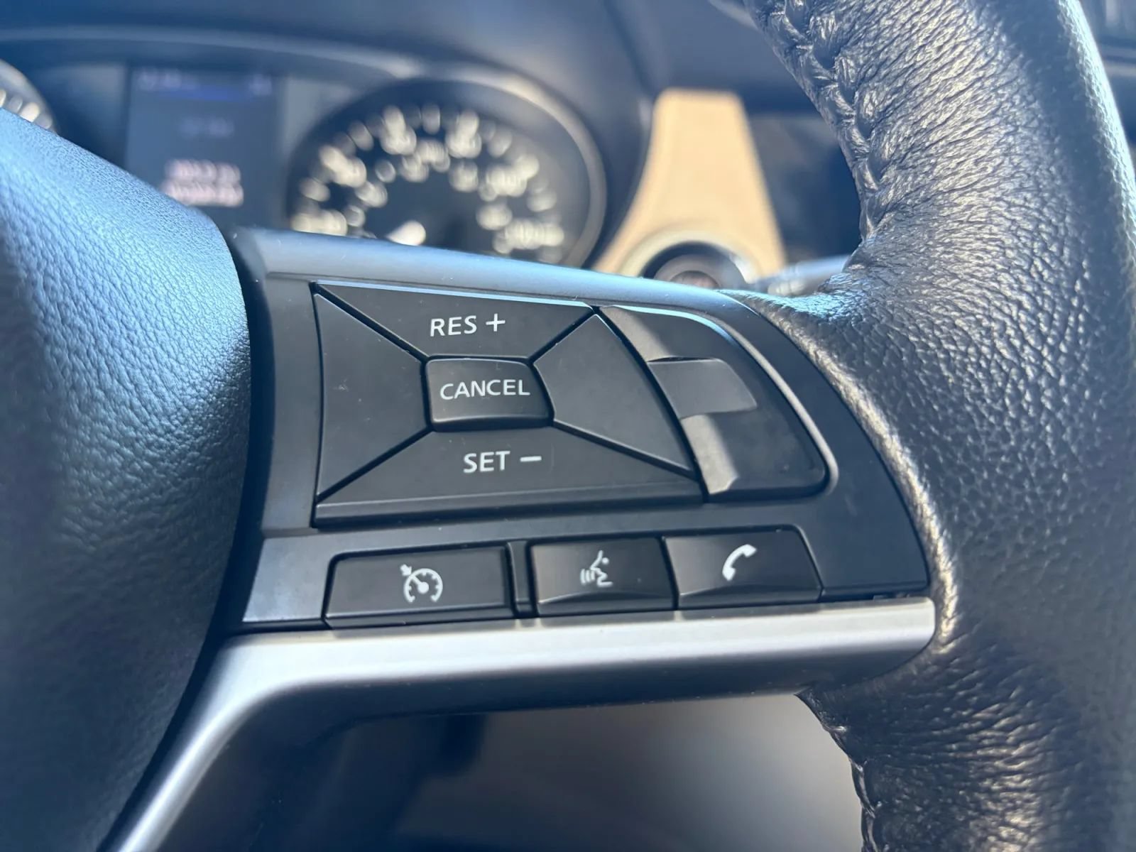 Used 2019 Nissan Rogue SV AWD/4WD image 31