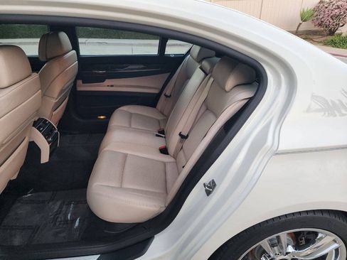 Used 2012 BMW 750Li w/ Driver Assistance Pkg RWD image 18