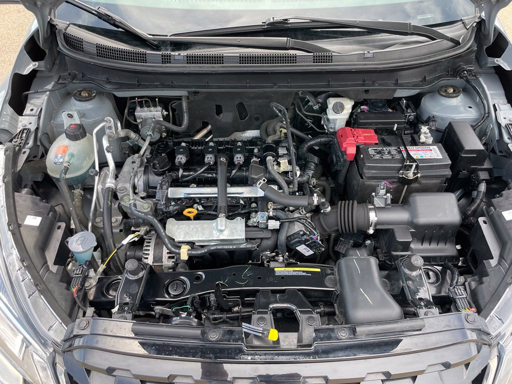Used 2024 Nissan Kicks SR w/ SR Premium Package FWD image 33