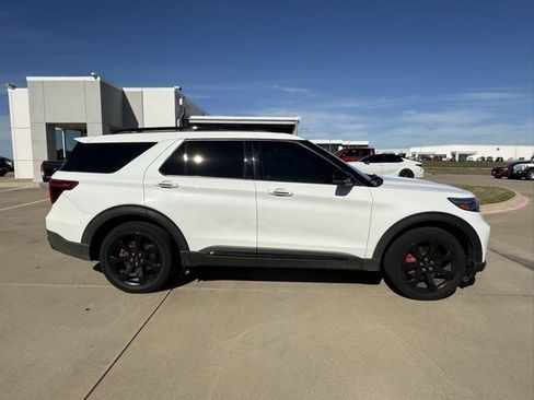 Used 2020 Ford Explorer ST w/ ST Street Pack image 2