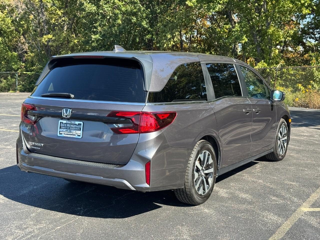 Used 2025 Honda Odyssey EX-L image 4