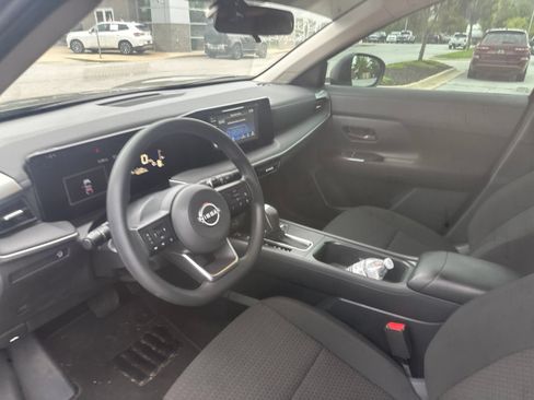Used 2025 Nissan Kicks S FWD image 13