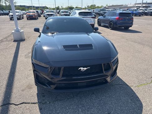 Used 2025 Ford Mustang GT RWD image 4